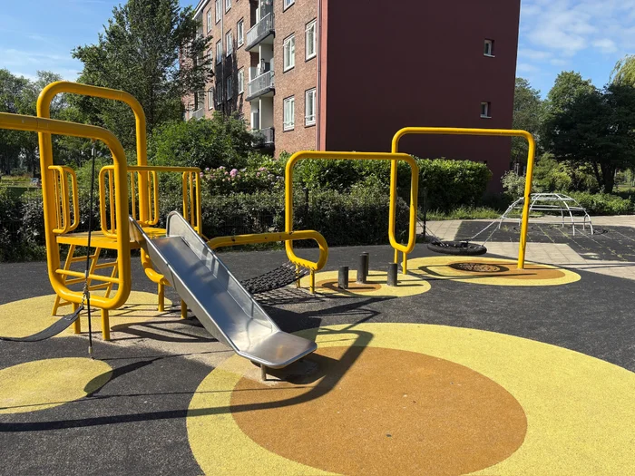 Playground Yellow Fishbone