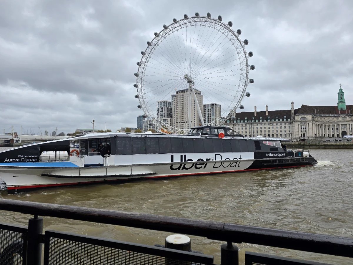Uber Boat by Thames Clippers - Putney Pier