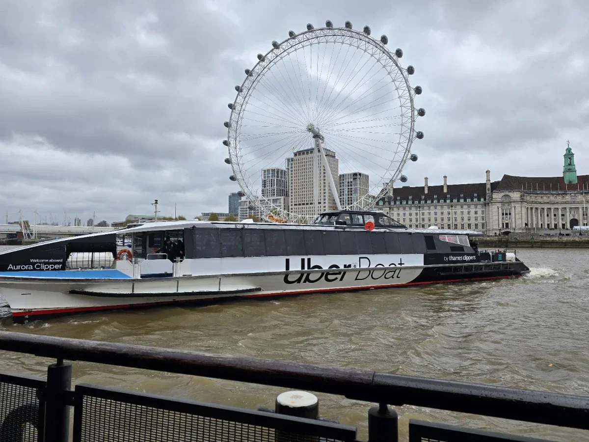 Uber Boat by Thames Clippers - Putney Pier